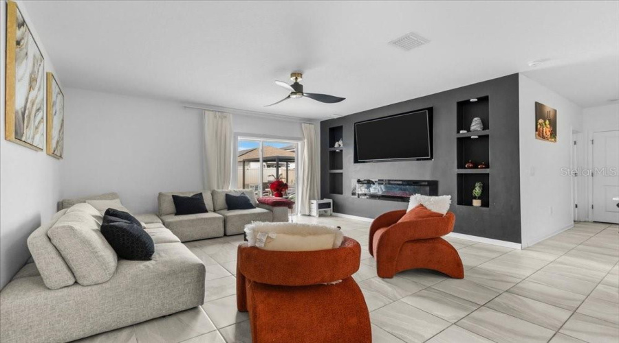 DAVENPORT, Florida 33837, 6 Bedrooms Bedrooms, ,3 BathroomsBathrooms,Residential,For Sale,JETT,0,MFRS5144220