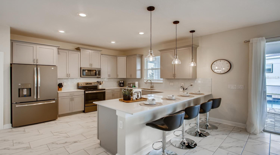 DAVENPORT, Florida 33896, 6 Bedrooms Bedrooms, ,6 BathroomsBathrooms,Residential,For Sale,CABOT CLIFFS,0,MFRO6363644