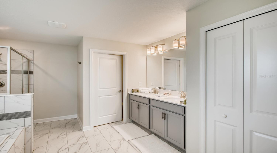 DAVENPORT, Florida 33896, 6 Bedrooms Bedrooms, ,6 BathroomsBathrooms,Residential,For Sale,CABOT CLIFFS,0,MFRO6363644