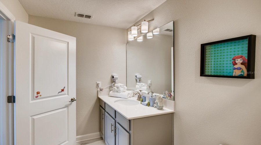 DAVENPORT, Florida 33896, 6 Bedrooms Bedrooms, ,6 BathroomsBathrooms,Residential,For Sale,CABOT CLIFFS,0,MFRO6363644