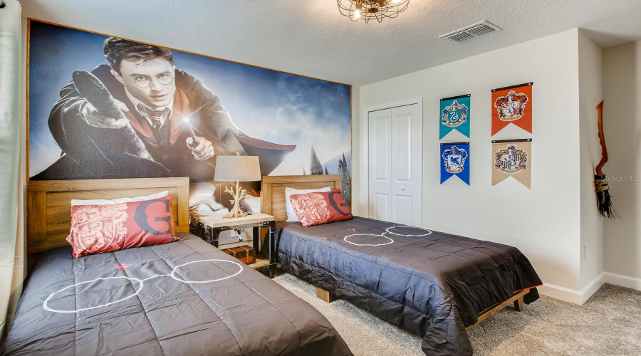 DAVENPORT, Florida 33896, 6 Bedrooms Bedrooms, ,6 BathroomsBathrooms,Residential,For Sale,CABOT CLIFFS,0,MFRO6363644