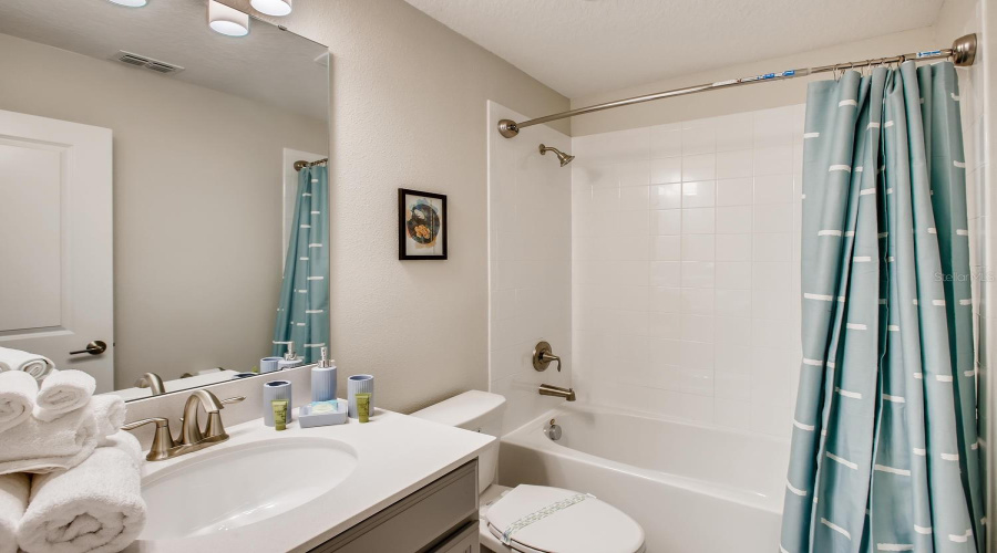 DAVENPORT, Florida 33896, 6 Bedrooms Bedrooms, ,6 BathroomsBathrooms,Residential,For Sale,CABOT CLIFFS,0,MFRO6363644