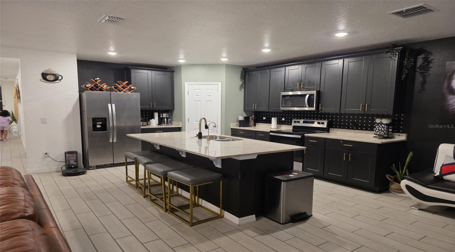 DAVENPORT, Florida 33837, 4 Bedrooms Bedrooms, ,3 BathroomsBathrooms,Residential,For Sale,SAGUARO STREET,0,MFRO6378288