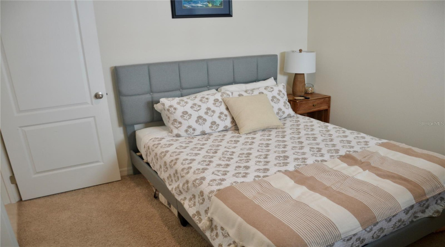 DAVENPORT, Florida 33837, 3 Bedrooms Bedrooms, ,2 BathroomsBathrooms,Residential,For Sale,EAGLEVIEW,0,MFRS5143737