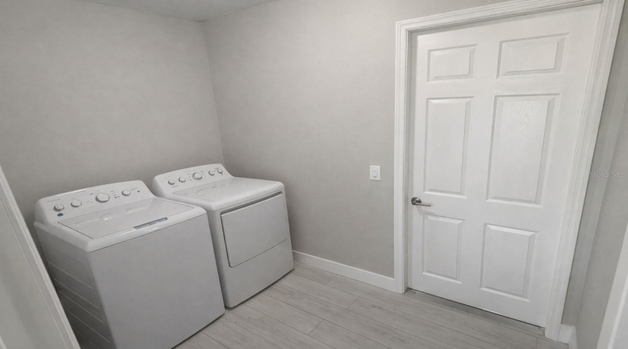 KISSIMMEE, Florida 34746, 4 Bedrooms Bedrooms, ,2 BathroomsBathrooms,Residential,For Sale,VALLEYVIEW,0,MFRO6382727