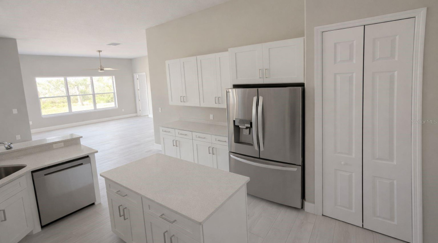 KISSIMMEE, Florida 34746, 4 Bedrooms Bedrooms, ,2 BathroomsBathrooms,Residential,For Sale,VALLEYVIEW,0,MFRO6382727