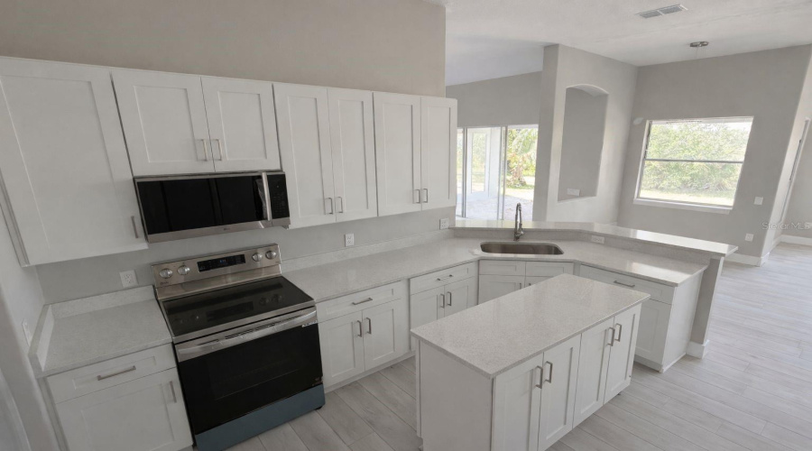 KISSIMMEE, Florida 34746, 4 Bedrooms Bedrooms, ,2 BathroomsBathrooms,Residential,For Sale,VALLEYVIEW,0,MFRO6382727