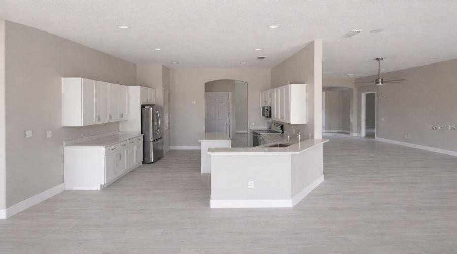 KISSIMMEE, Florida 34746, 4 Bedrooms Bedrooms, ,2 BathroomsBathrooms,Residential,For Sale,VALLEYVIEW,0,MFRO6382727