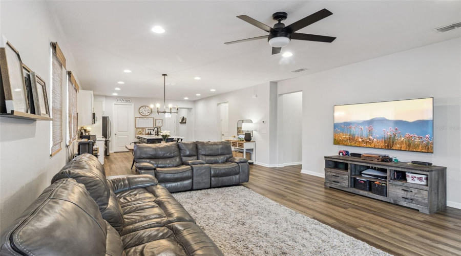 DAVENPORT, Florida 33837, 4 Bedrooms Bedrooms, ,2 BathroomsBathrooms,Residential,For Sale,BUCHANNAN,0,MFRO6384072