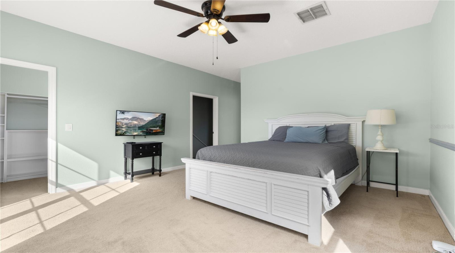 KISSIMMEE, Florida 34746, 5 Bedrooms Bedrooms, ,3 BathroomsBathrooms,Residential,For Sale,WINDWARD OAKS,0,MFRO6383771