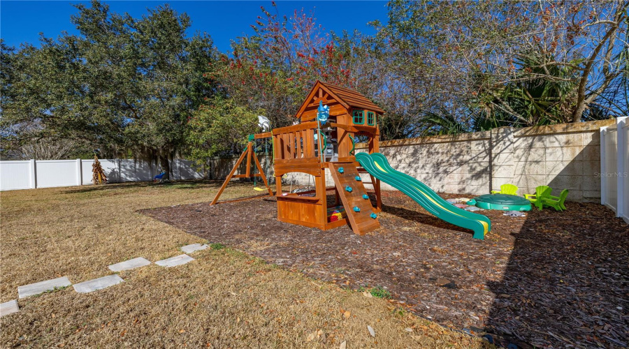 KISSIMMEE, Florida 34746, 5 Bedrooms Bedrooms, ,3 BathroomsBathrooms,Residential,For Sale,WINDWARD OAKS,0,MFRO6383771