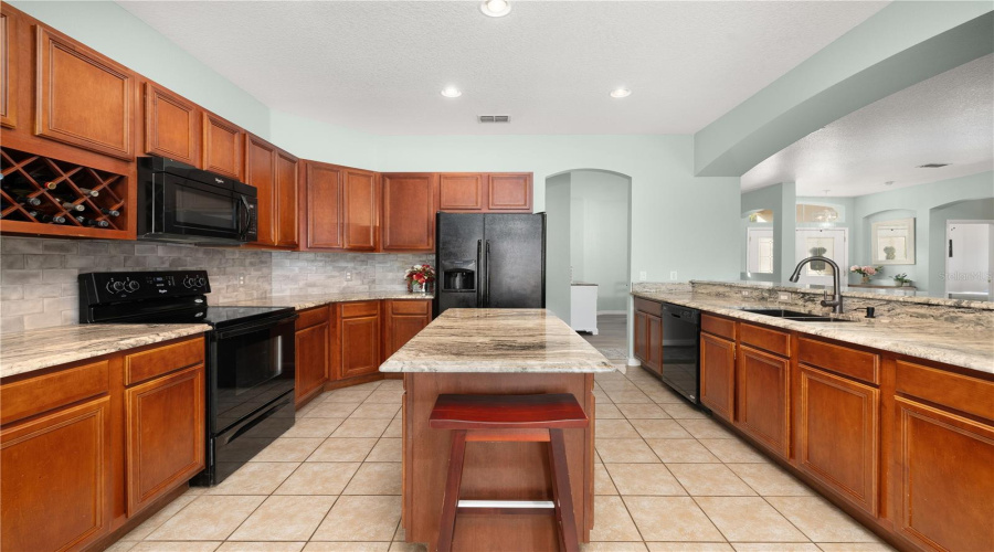 KISSIMMEE, Florida 34746, 5 Bedrooms Bedrooms, ,3 BathroomsBathrooms,Residential,For Sale,WINDWARD OAKS,0,MFRO6383771