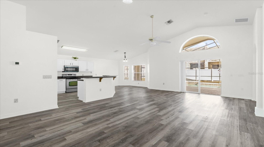 DAVENPORT, Florida 33896, 4 Bedrooms Bedrooms, ,3 BathroomsBathrooms,Residential,For Sale,KILDRUMMY,0,MFRO6380195