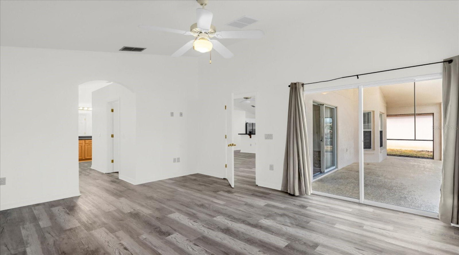 DAVENPORT, Florida 33896, 4 Bedrooms Bedrooms, ,3 BathroomsBathrooms,Residential,For Sale,KILDRUMMY,0,MFRO6380195