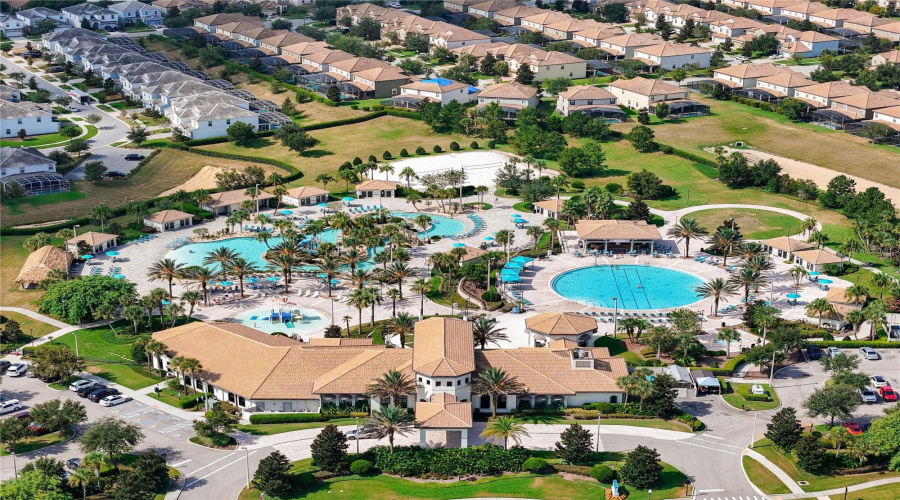 DAVENPORT, Florida 33896, 8 Bedrooms Bedrooms, ,5 BathroomsBathrooms,Residential,For Sale,WEXFORD,0,MFRO6240717