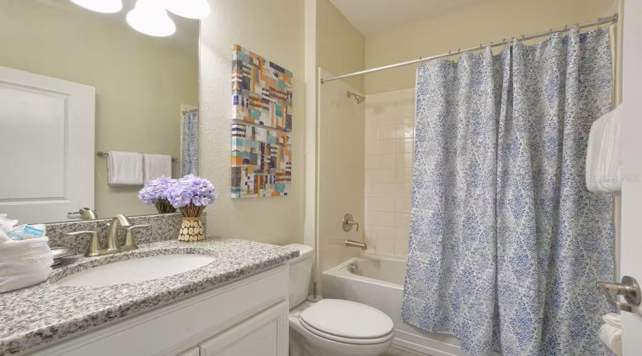 KISSIMMEE, Florida 34746, 6 Bedrooms Bedrooms, ,5 BathroomsBathrooms,Residential,For Sale,KINGS CASTLE,0,MFRO6369737