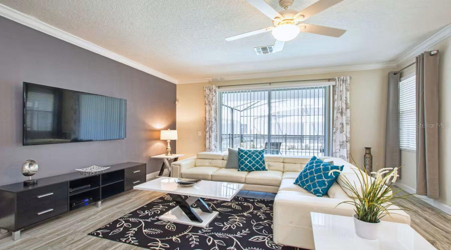 KISSIMMEE, Florida 34746, 6 Bedrooms Bedrooms, ,5 BathroomsBathrooms,Residential,For Sale,KINGS CASTLE,0,MFRO6369737