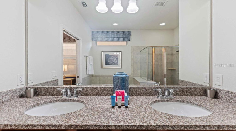 KISSIMMEE, Florida 34747, 8 Bedrooms Bedrooms, ,6 BathroomsBathrooms,Residential,For Sale,MACAPA,0,MFRO6384144