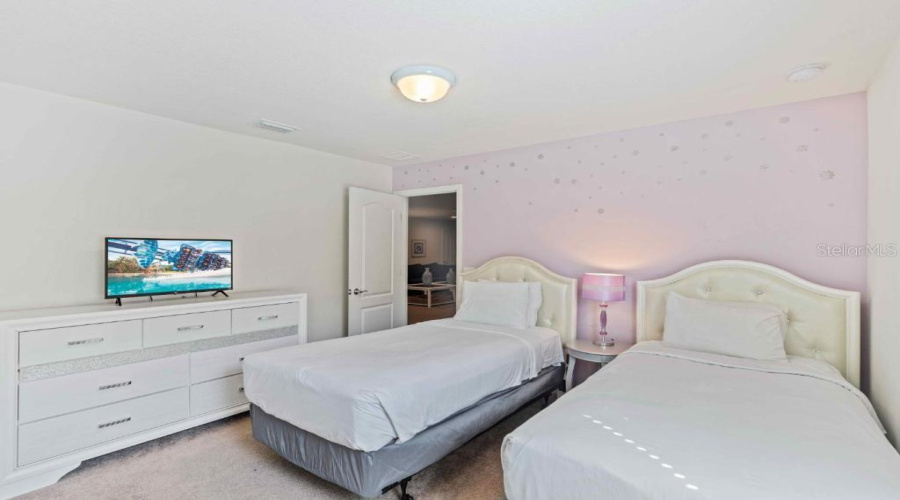 KISSIMMEE, Florida 34747, 8 Bedrooms Bedrooms, ,6 BathroomsBathrooms,Residential,For Sale,MACAPA,0,MFRO6384144