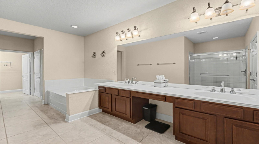 DAVENPORT, Florida 33896, 3 Bedrooms Bedrooms, ,2 BathroomsBathrooms,Residential,For Sale,LISBON,0,MFRO6384141