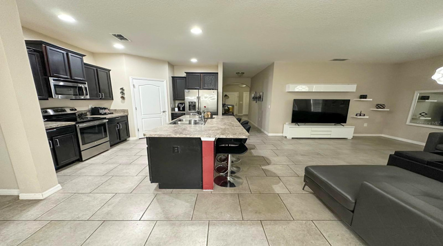 KISSIMMEE, Florida 34746, 3 Bedrooms Bedrooms, ,2 BathroomsBathrooms,Residential,For Sale,TOP WATER,0,MFRO6277149