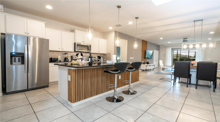 KISSIMMEE, Florida 34747, 6 Bedrooms Bedrooms, ,4 BathroomsBathrooms,Residential,For Sale,RHODES,0,MFRO6381275