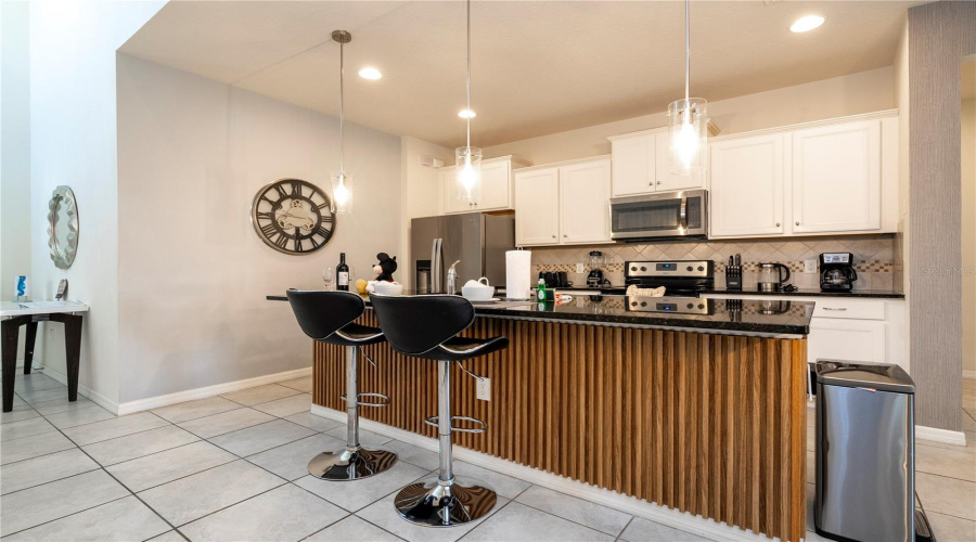 KISSIMMEE, Florida 34747, 6 Bedrooms Bedrooms, ,4 BathroomsBathrooms,Residential,For Sale,RHODES,0,MFRO6381275