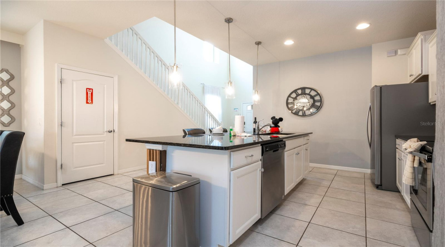 KISSIMMEE, Florida 34747, 6 Bedrooms Bedrooms, ,4 BathroomsBathrooms,Residential,For Sale,RHODES,0,MFRO6381275