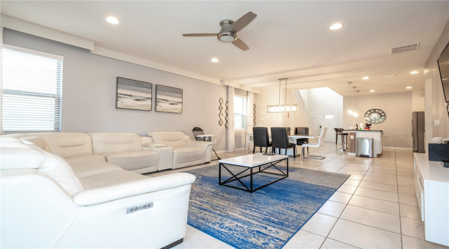 KISSIMMEE, Florida 34747, 6 Bedrooms Bedrooms, ,4 BathroomsBathrooms,Residential,For Sale,RHODES,0,MFRO6381275