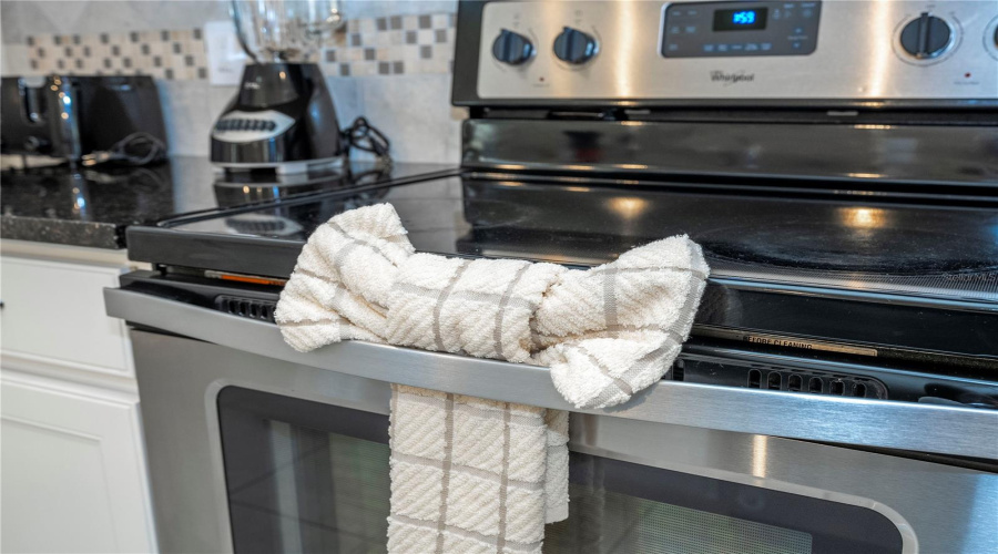 KISSIMMEE, Florida 34747, 6 Bedrooms Bedrooms, ,4 BathroomsBathrooms,Residential,For Sale,RHODES,0,MFRO6381275