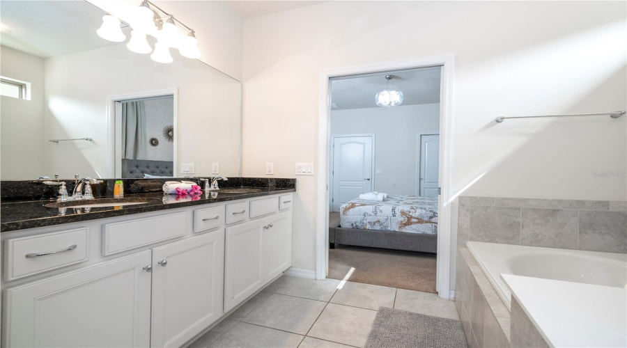 KISSIMMEE, Florida 34747, 6 Bedrooms Bedrooms, ,4 BathroomsBathrooms,Residential,For Sale,RHODES,0,MFRO6381275