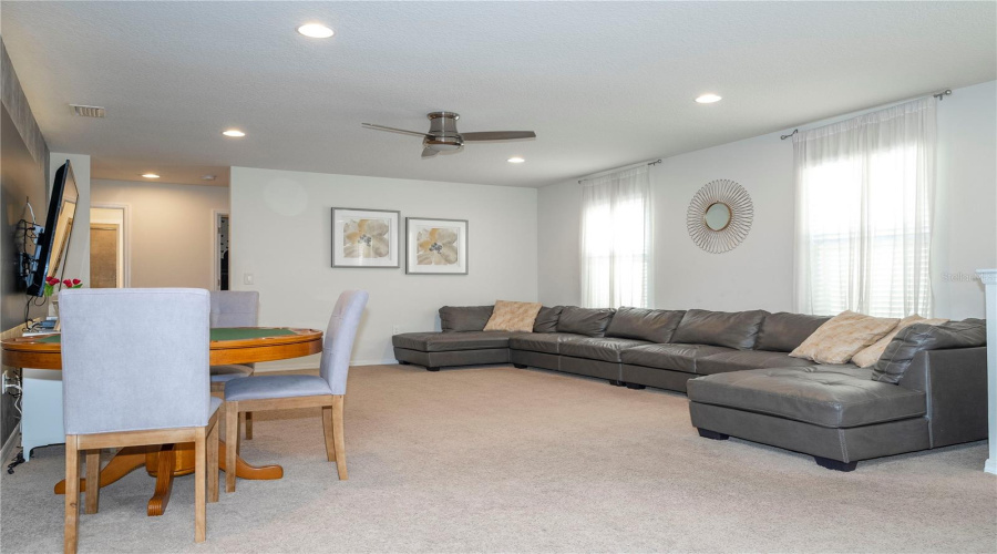 KISSIMMEE, Florida 34747, 6 Bedrooms Bedrooms, ,4 BathroomsBathrooms,Residential,For Sale,RHODES,0,MFRO6381275