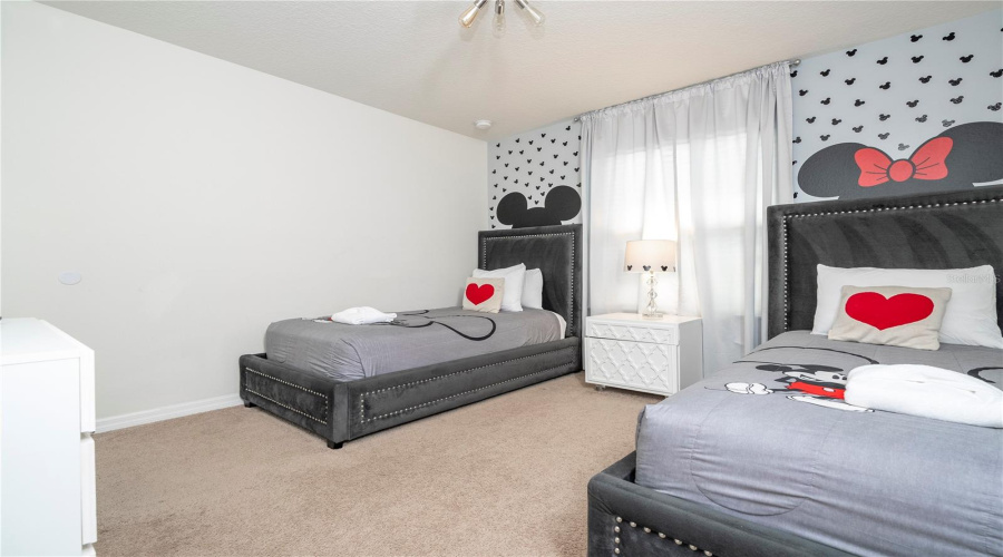 KISSIMMEE, Florida 34747, 6 Bedrooms Bedrooms, ,4 BathroomsBathrooms,Residential,For Sale,RHODES,0,MFRO6381275