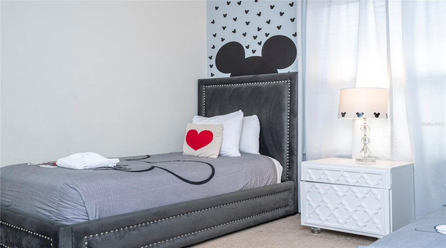 KISSIMMEE, Florida 34747, 6 Bedrooms Bedrooms, ,4 BathroomsBathrooms,Residential,For Sale,RHODES,0,MFRO6381275