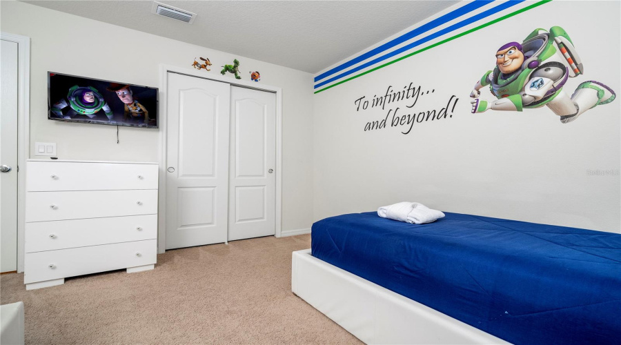 KISSIMMEE, Florida 34747, 6 Bedrooms Bedrooms, ,4 BathroomsBathrooms,Residential,For Sale,RHODES,0,MFRO6381275