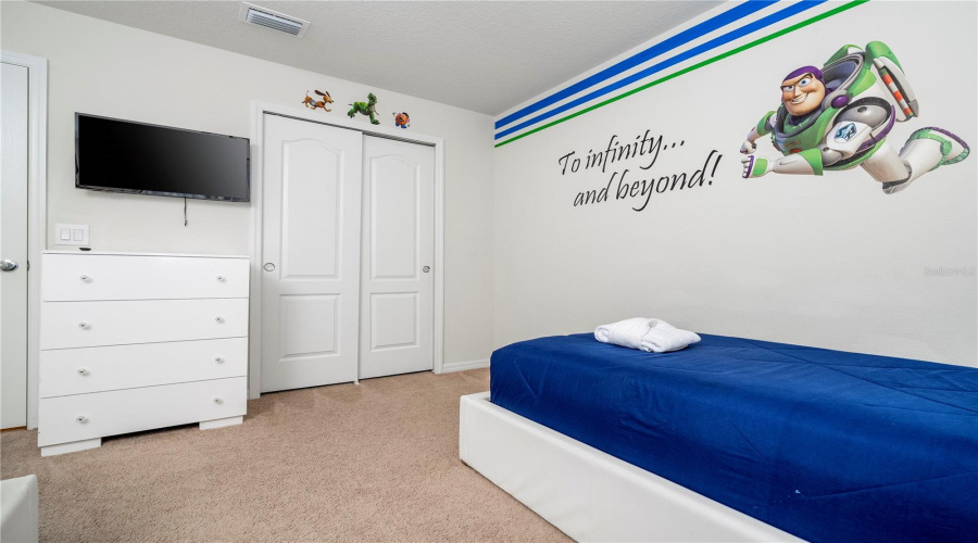 KISSIMMEE, Florida 34747, 6 Bedrooms Bedrooms, ,4 BathroomsBathrooms,Residential,For Sale,RHODES,0,MFRO6381275