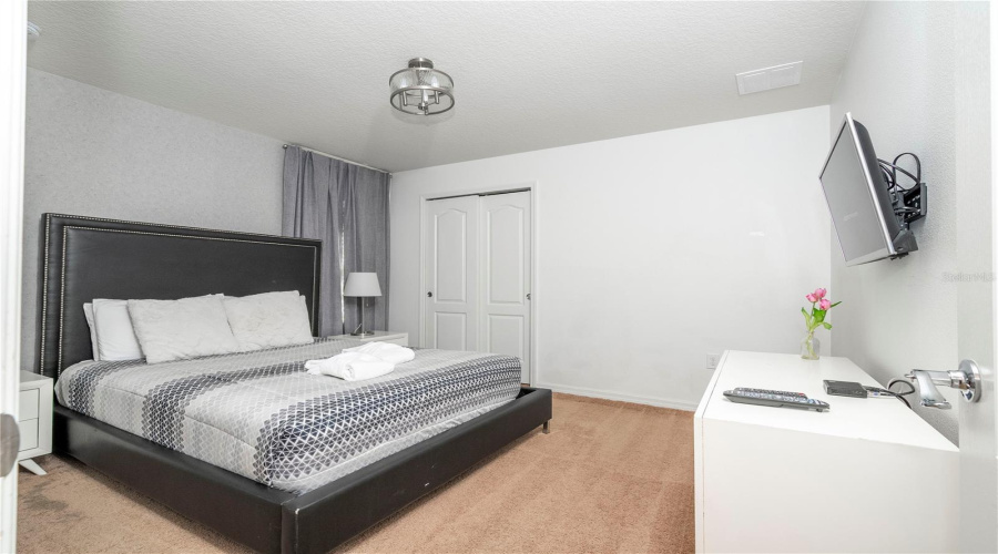 KISSIMMEE, Florida 34747, 6 Bedrooms Bedrooms, ,4 BathroomsBathrooms,Residential,For Sale,RHODES,0,MFRO6381275