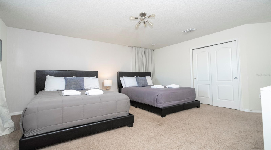 KISSIMMEE, Florida 34747, 6 Bedrooms Bedrooms, ,4 BathroomsBathrooms,Residential,For Sale,RHODES,0,MFRO6381275