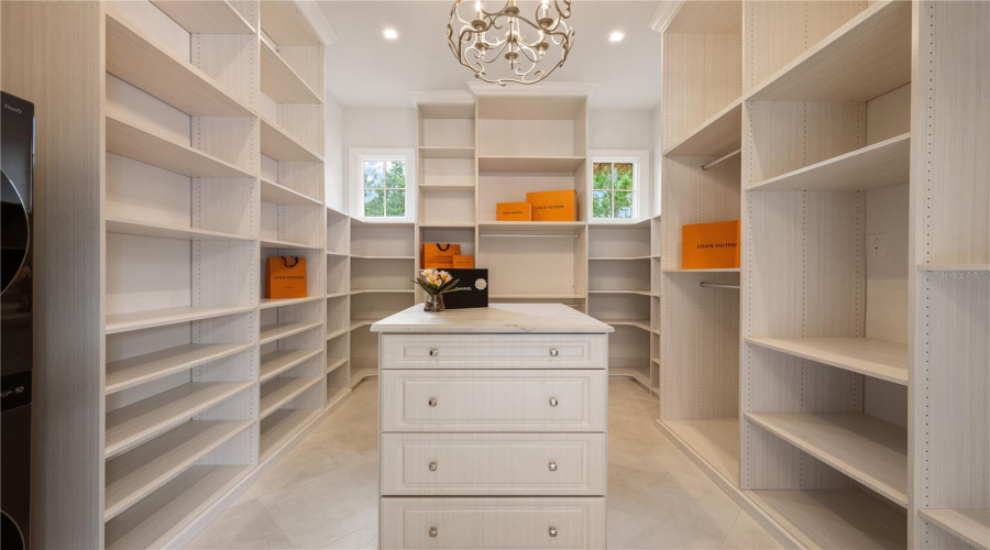 ORLANDO, Florida 32836, 5 Bedrooms Bedrooms, ,5 BathroomsBathrooms,Residential,For Sale,HYPERION,0,MFRO6381136