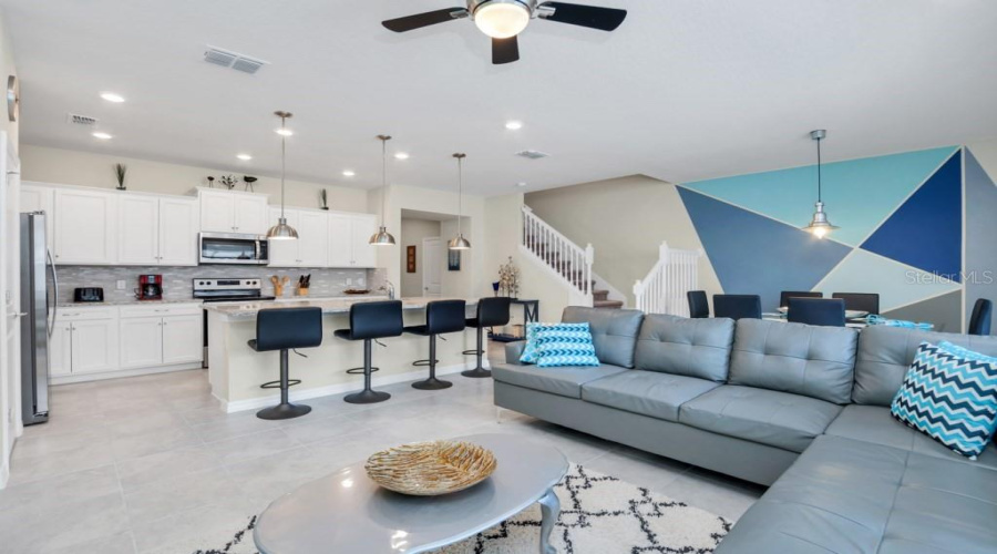 DAVENPORT, Florida 33897, 5 Bedrooms Bedrooms, ,4 BathroomsBathrooms,Residential,For Sale,LAVA TREE DR,0,MFRO6338426