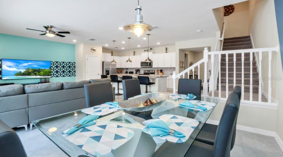 DAVENPORT, Florida 33897, 5 Bedrooms Bedrooms, ,4 BathroomsBathrooms,Residential,For Sale,LAVA TREE DR,0,MFRO6338426