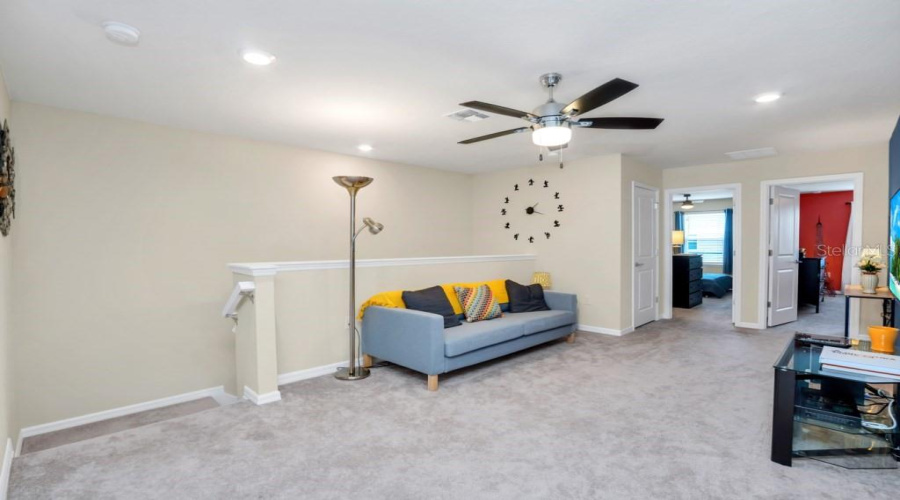 DAVENPORT, Florida 33897, 5 Bedrooms Bedrooms, ,4 BathroomsBathrooms,Residential,For Sale,LAVA TREE DR,0,MFRO6338426