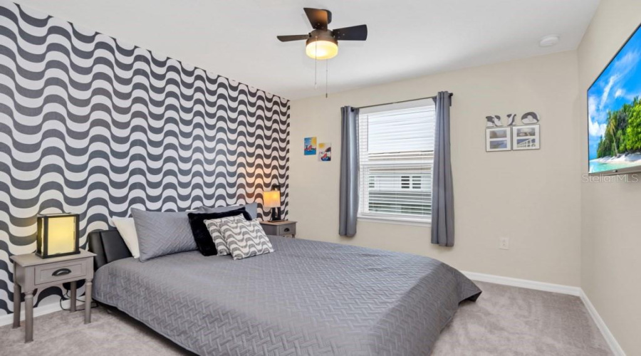 DAVENPORT, Florida 33897, 5 Bedrooms Bedrooms, ,4 BathroomsBathrooms,Residential,For Sale,LAVA TREE DR,0,MFRO6338426