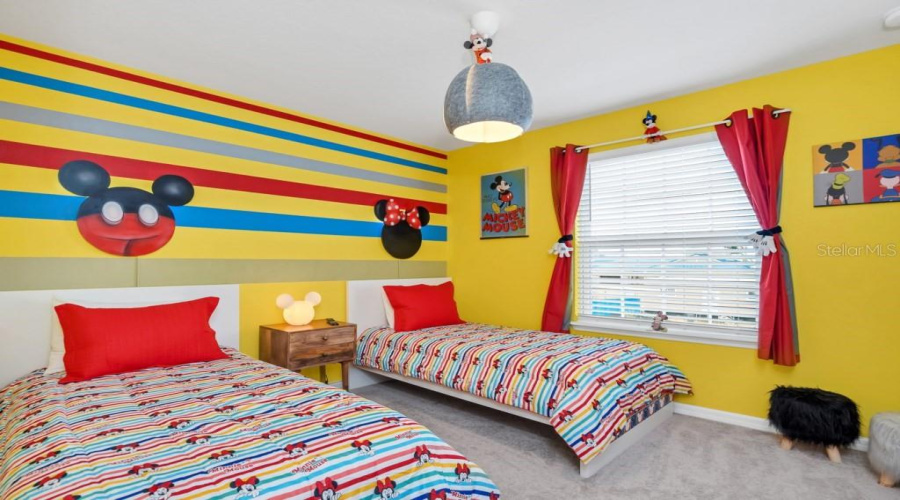 DAVENPORT, Florida 33897, 5 Bedrooms Bedrooms, ,4 BathroomsBathrooms,Residential,For Sale,LAVA TREE DR,0,MFRO6338426