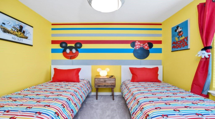 DAVENPORT, Florida 33897, 5 Bedrooms Bedrooms, ,4 BathroomsBathrooms,Residential,For Sale,LAVA TREE DR,0,MFRO6338426