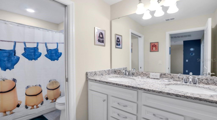 DAVENPORT, Florida 33897, 5 Bedrooms Bedrooms, ,4 BathroomsBathrooms,Residential,For Sale,LAVA TREE DR,0,MFRO6338426