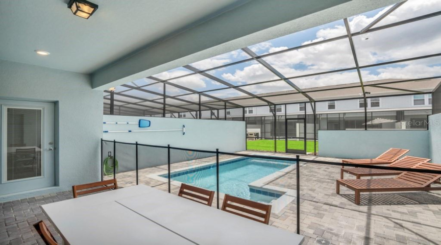 DAVENPORT, Florida 33897, 5 Bedrooms Bedrooms, ,4 BathroomsBathrooms,Residential,For Sale,LAVA TREE DR,0,MFRO6338426