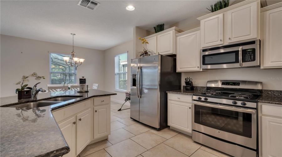 DAVENPORT, Florida 33837, 6 Bedrooms Bedrooms, ,4 BathroomsBathrooms,Residential,For Sale,ACORN,0,MFRG5095213