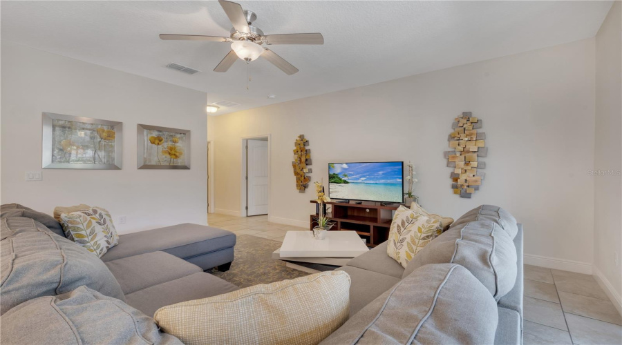 DAVENPORT, Florida 33837, 6 Bedrooms Bedrooms, ,4 BathroomsBathrooms,Residential,For Sale,ACORN,0,MFRG5095213