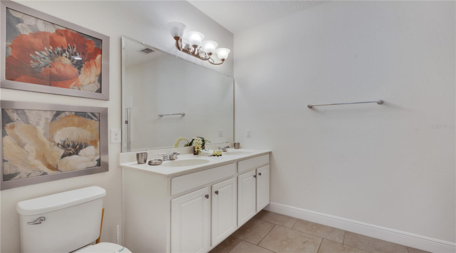 DAVENPORT, Florida 33837, 6 Bedrooms Bedrooms, ,4 BathroomsBathrooms,Residential,For Sale,ACORN,0,MFRG5095213